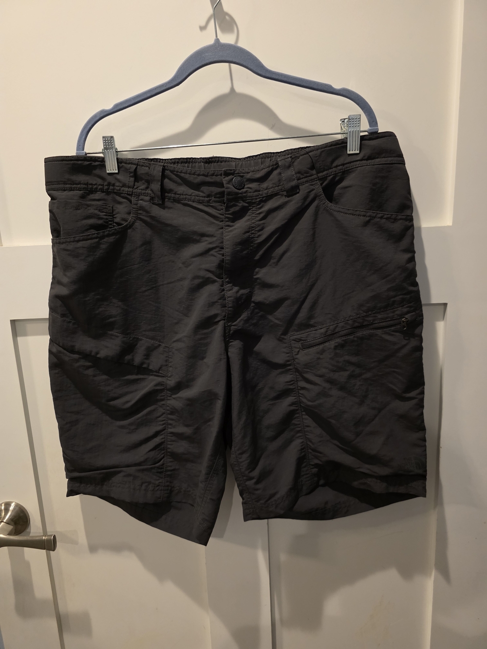 The North Face Men’s Nylon Cargo Short Dark Gray Size XL Hiking Outdoor No belt